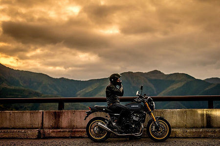 Мотоцикл Kawasaki Z900RS SE